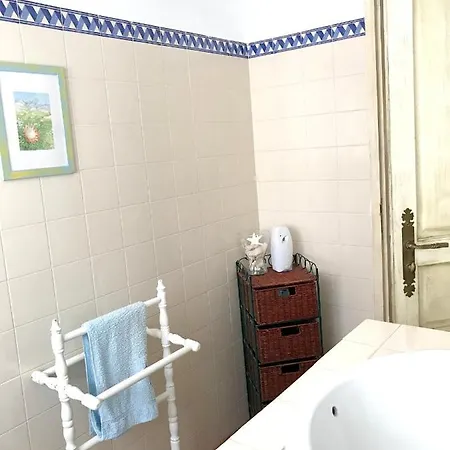 4 Bedrooms House With Sea View Enclosed Garden And Wifi At 1 Km Away From The Beach 펜션
