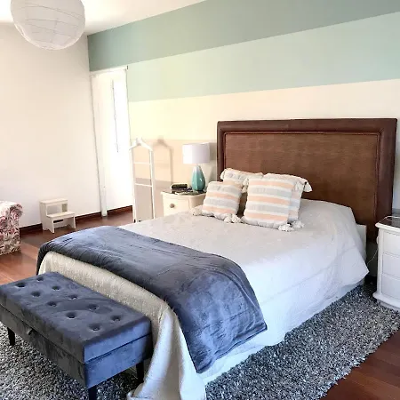 4 Bedrooms House With Sea View Enclosed Garden And Wifi At 1 Km Away From The Beach *