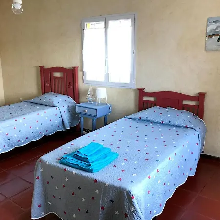 4 Bedrooms House With Sea View Enclosed Garden And Wifi At 1 Km Away From The Beach 펜션