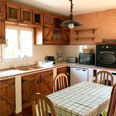 4 Bedrooms House With Sea View Enclosed Garden And Wifi At 1 Km Away From The Beach 펜션