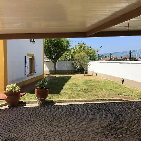 펜션 4 Bedrooms House With Sea View Enclosed Garden And Wifi At 1 Km Away From The Beach 에리세이라