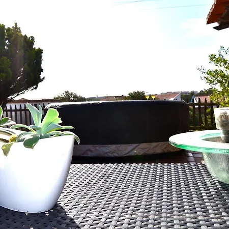 4 Bedrooms House With Sea View Enclosed Garden And Wifi At 1 Km Away From The Beach 펜션 *
